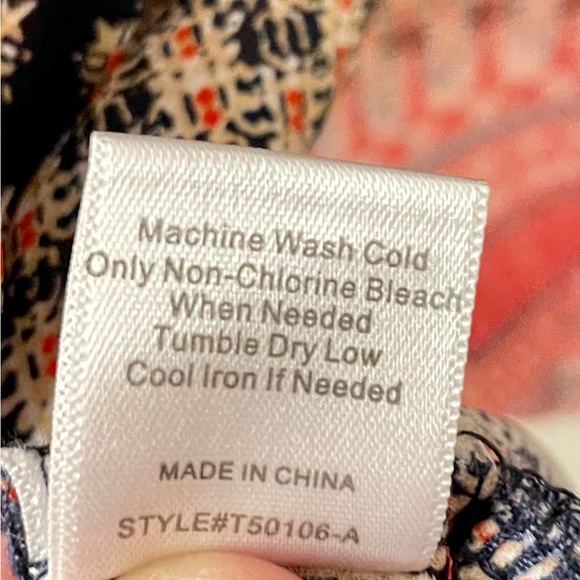 Q&A Navy Halter Tank Top Size large - Picture 3 of 3